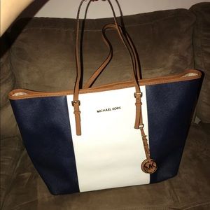 Michael kors jet set bag